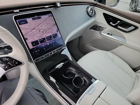 Used 2023 Mercedes-Benz EQE 350+ 4MATIC SUV w/ AMG Line Exterior Package image 18