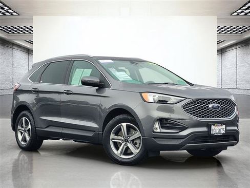 Certified 2023 Ford Edge SEL w/ Convenience Package AWD/4WD image 2