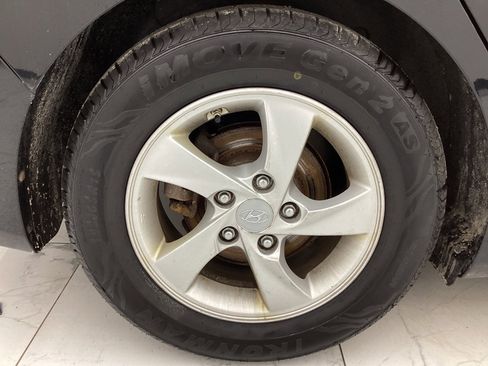 Used 2014 Hyundai Elantra SE image 23