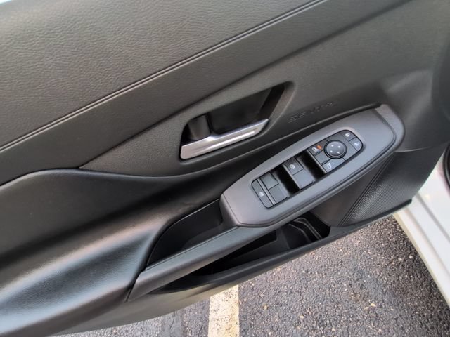 Used 2026 Nissan Sentra SV FWD image 15