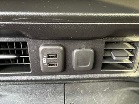 Used 2021 Chevrolet Silverado 1500 LT AWD/4WD image 18