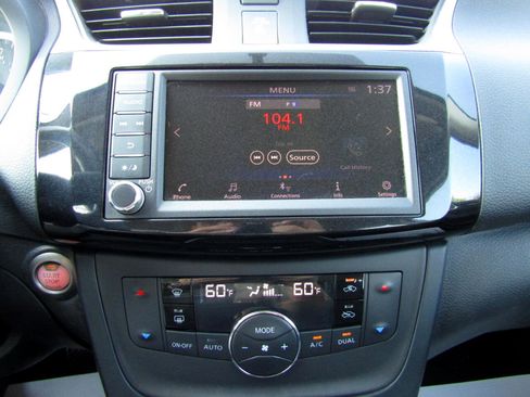 Used 2019 Nissan Sentra SV image 12