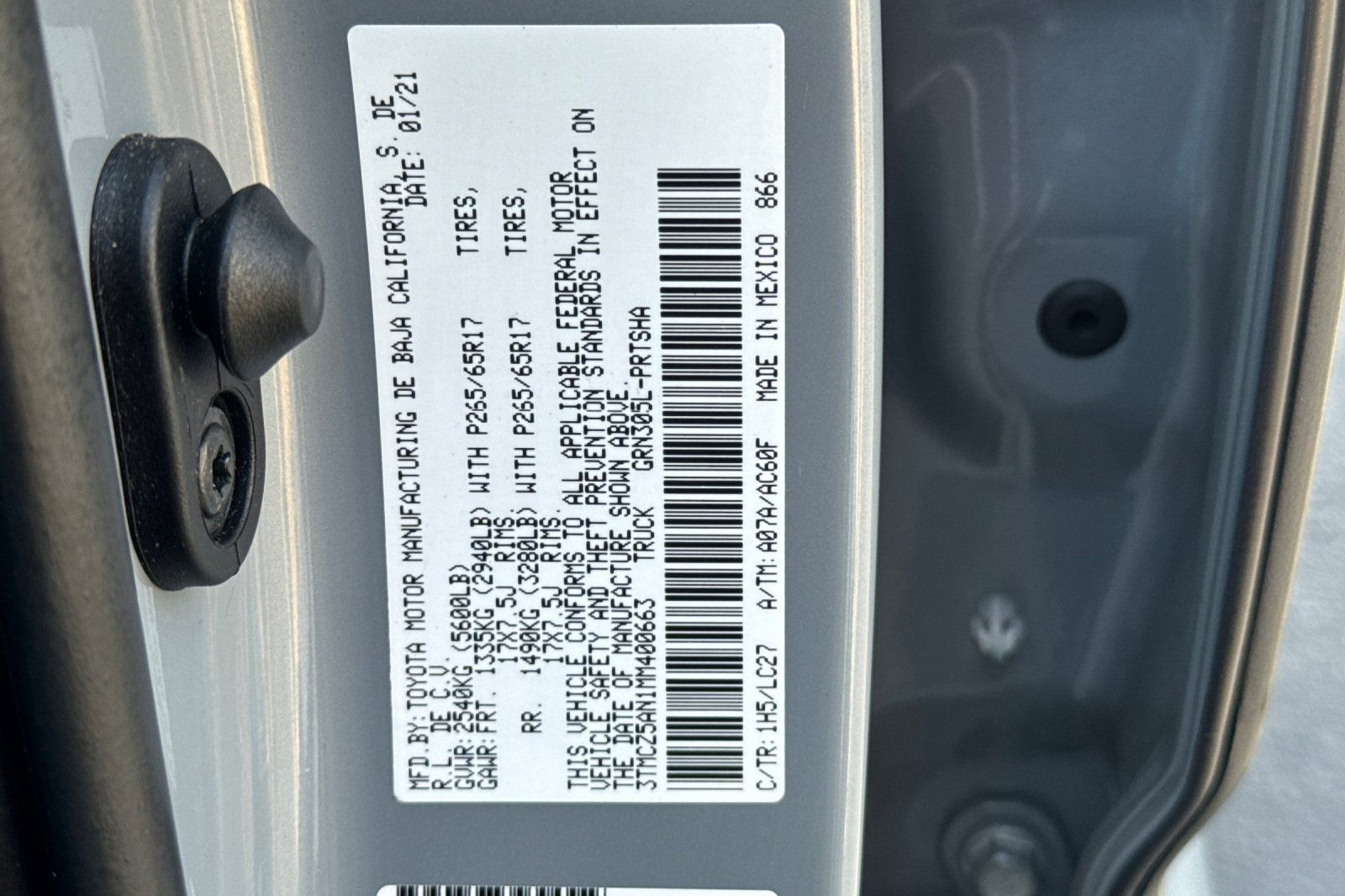 Certified 2021 Toyota Tacoma TRD Sport w/ TRD Premium Sport Package AWD/4WD image 31