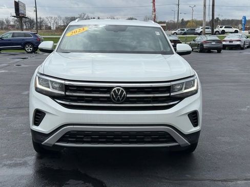Used 2023 Volkswagen Atlas Cross Sport SE image 2