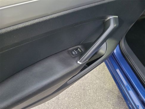 Used 2017 Volkswagen Passat 1.8T S image 12