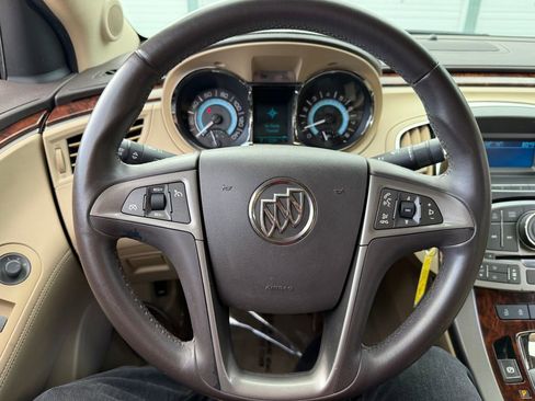 Used 2010 Buick LaCrosse CXL image 22