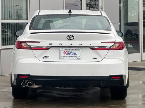 New 2026 Toyota Camry Hybrid w/ Multimedia Upgrade Package image 5