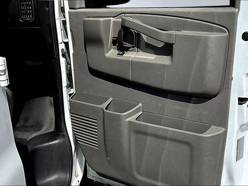 Used 2017 Chevrolet Express 2500 RWD image 29