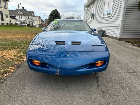 Used 1991 Pontiac Firebird Trans Am RWD image 2