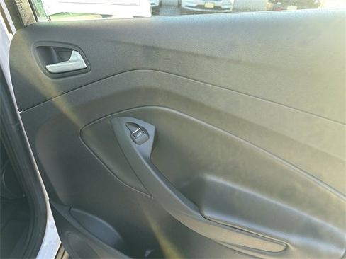 Certified 2017 Ford C-MAX Energi SE w/ Equipment Group 402A image 38