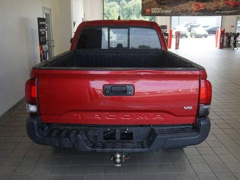 Used 2019 Toyota Tacoma TRD Sport AWD/4WD image 12