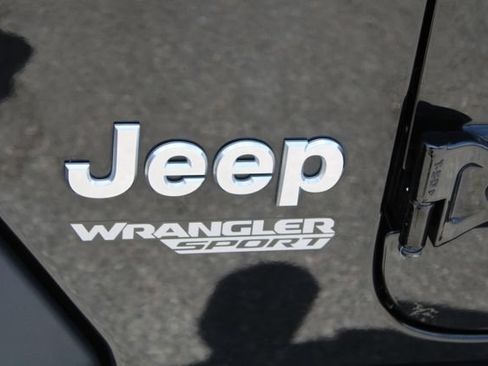 Used 2020 Jeep Wrangler Sport AWD/4WD image 8
