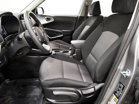 Certified 2025 Kia Soul LX w/ LX Technology Package FWD image 14