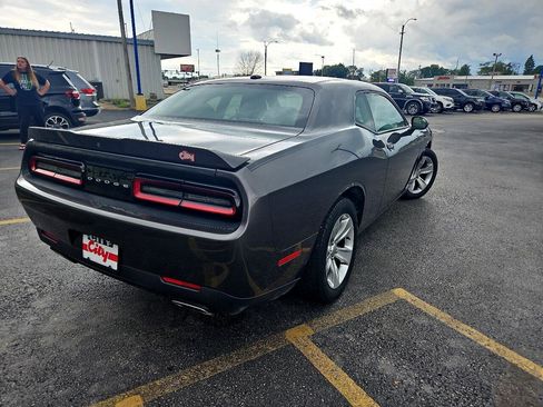 Used 2021 Dodge Challenger SXT image 5