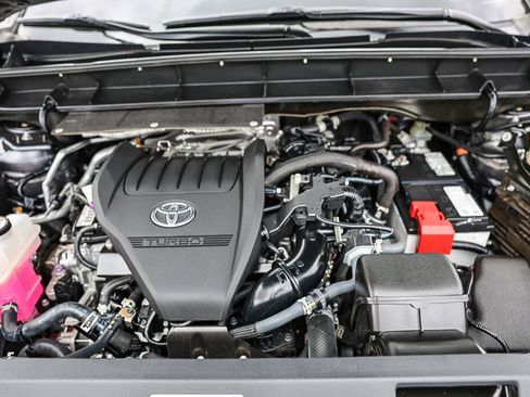 Used 2023 Toyota Highlander XLE FWD image 21