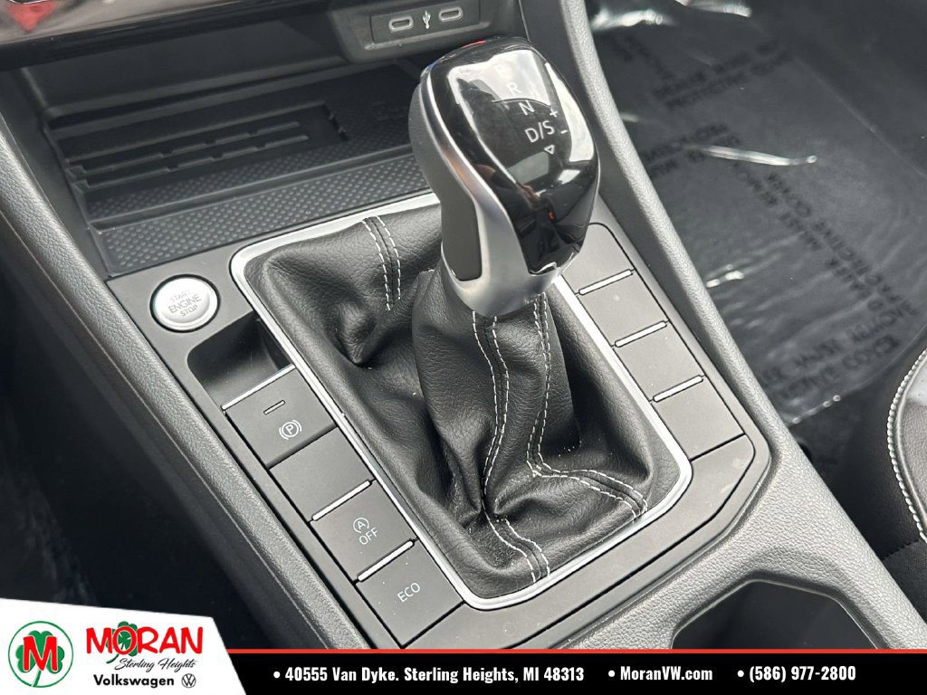 Certified 2026 Volkswagen Jetta SE w/ Black Wheel Package FWD image 29