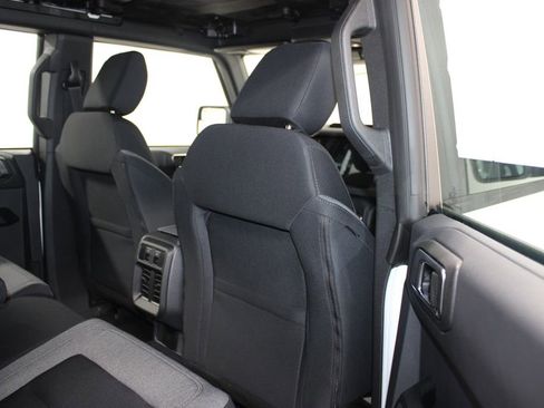 New 2025 Ford Bronco 4-Door image 27