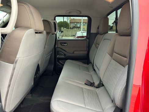 Used 2024 Nissan Frontier SV w/ SV Convenience Package image 12