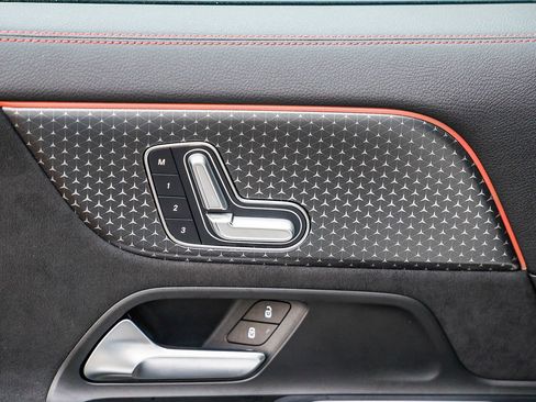 Certified 2025 Mercedes-Benz GLA 250 image 21