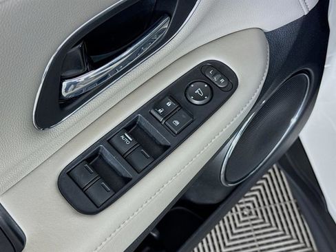 Used 2021 Honda HR-V EX-L image 20