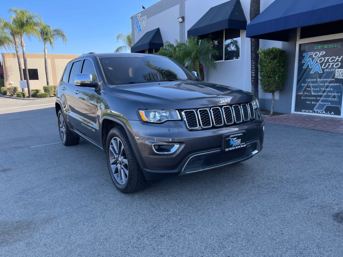 Used 2018 Jeep Grand Cherokee Limited RWD image 3