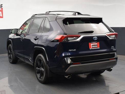 Used 2020 Toyota RAV4 XSE image 3