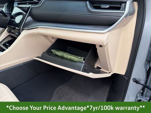 Certified 2025 Jeep Grand Cherokee L Limited w/ Luxury Tech Group II image 37