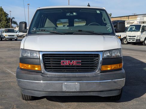 Used 2018 GMC Savana 3500 LT w/ LT Preferred Equipment Group RWD image 3