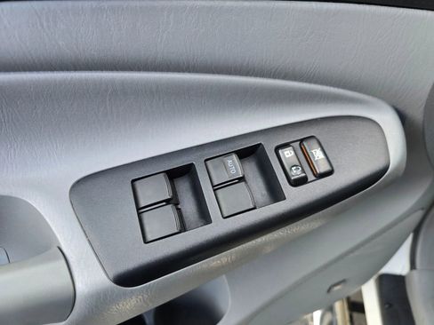 Used 2012 Toyota Tacoma PreRunner image 25