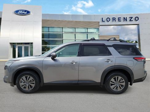 Used 2022 Nissan Pathfinder SV FWD image 8