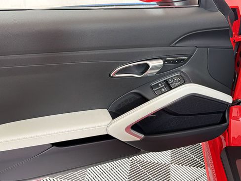 Certified 2024 Porsche 718 Boxster RWD image 15