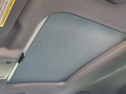 Used 2022 Volkswagen Golf R image 14