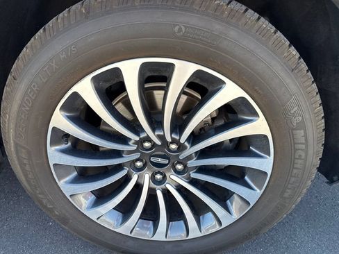 Used 2020 Lincoln Aviator Reserve w/ Equipment Group 201A AWD/4WD image 9