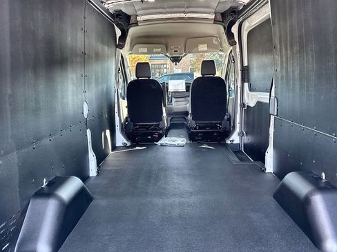 New 2026 Ford Transit 250 148 Medium Roof w/ Load Area Protection Package image 28