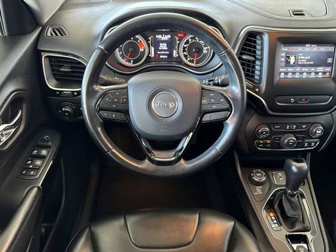 Used 2020 Jeep Cherokee Latitude Plus AWD/4WD image 28