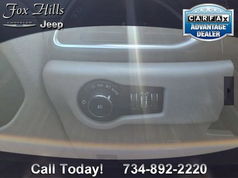 Used 2020 Chrysler Pacifica Limited w/ Tire & Wheel Group image 16