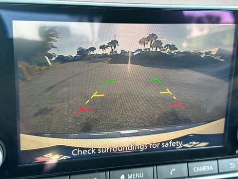 Used 2023 Nissan Rogue SV image 11