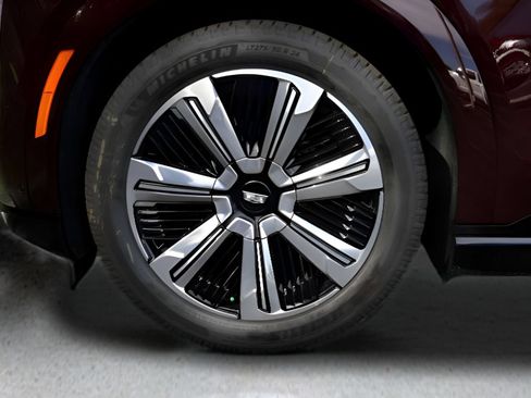 Certified 2025 Cadillac Escalade IQ Luxury 2 AWD/4WD image 31