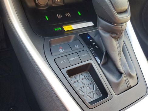 Used 2024 Toyota RAV4 XLE image 25