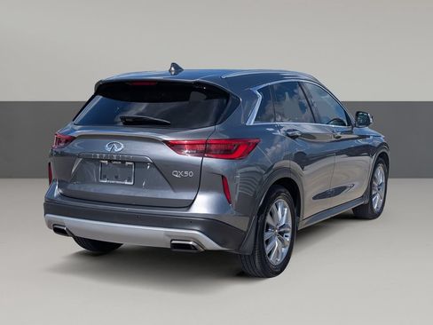 Used 2020 INFINITI QX50 Luxe w/ Navigation Package FWD image 11