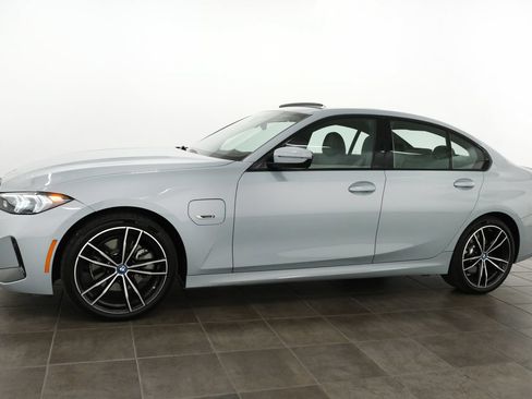 Used 2023 BMW 330e xDrive w/ M Sport Package AWD/4WD image 3