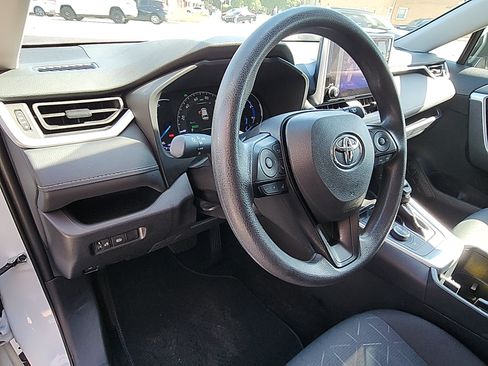Certified 2025 Toyota RAV4 XLE AWD/4WD image 11