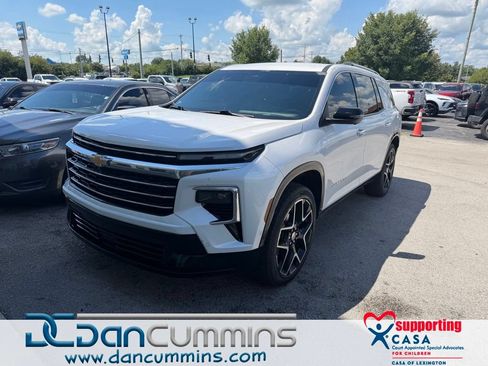 Used 2025 Chevrolet Traverse High Country w/ LPO, Floor Liner Package FWD image 1
