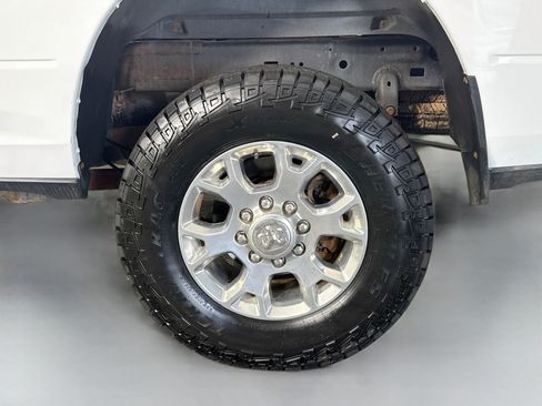 Used 2024 RAM 2500 Laramie AWD/4WD image 35
