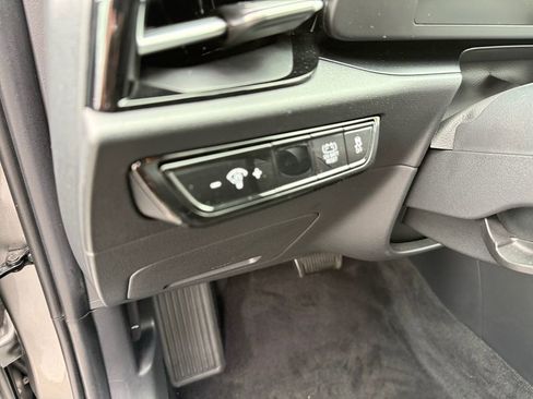 Used 2024 Kia Niro LX image 28