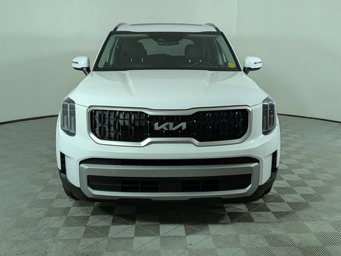 Used 2024 Kia Telluride EX w/ EX Captain's Chair Package FWD image 8