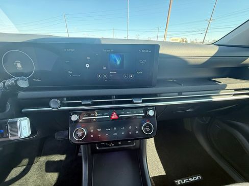 Used 2025 Hyundai Tucson Limited image 15