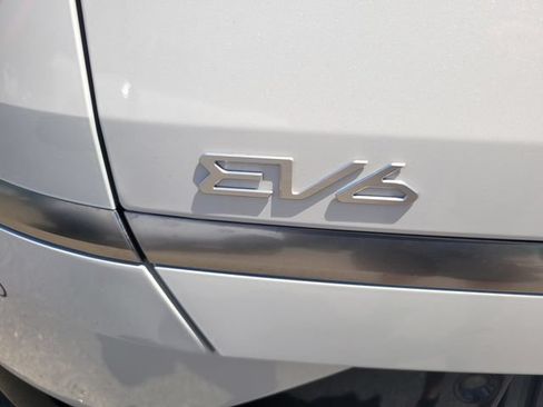 Used 2024 Kia EV6 Wind w/ Wind Technology Package AWD/4WD image 7