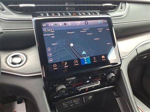 Used 2024 Jeep Grand Cherokee L Limited w/ Black Appearance Package image 19