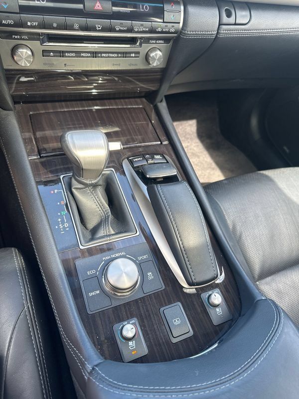 Used 2014 Lexus LS 460 w/ Comfort Package RWD image 23